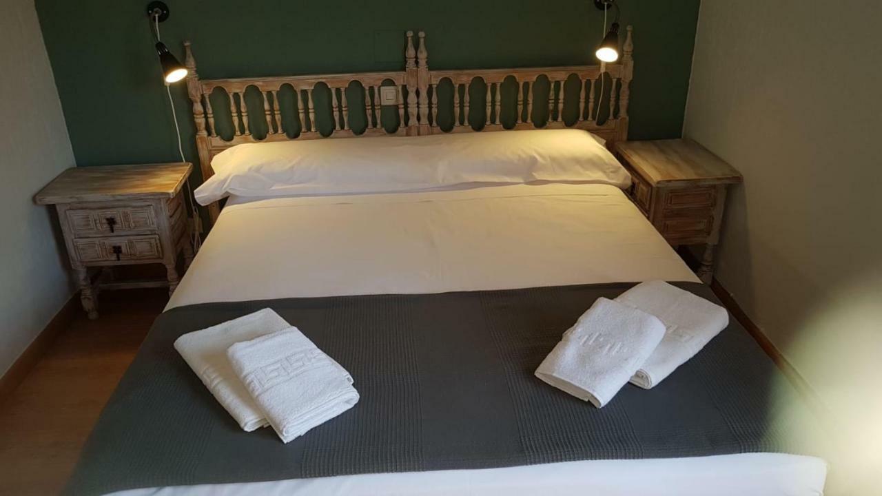 Hostal Becerril Becerril de la Sierra Kültér fotó